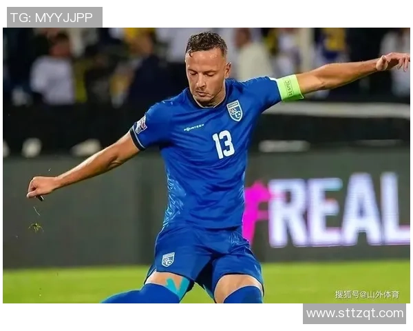 足球球星勇敢回应网络喷子质疑展现自信与坚持